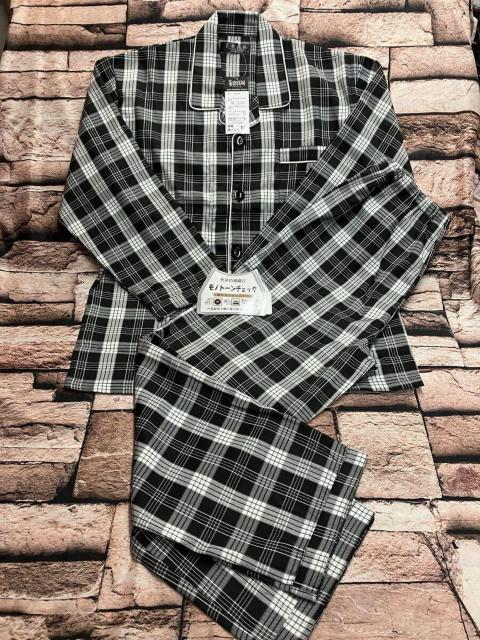 【暮都路樹】片面起毛で快眠& 先染め綾織りで着心地抜群!人気のモノトーンチェックメンズパジャマ(画像から)1組 < 男性ファッション 【暮都路樹】片面起毛で快眠& 先染め綾織りで着心地抜群!人気のモノトーンチェックメンズパジャマ(画像から)1組 < 男性ファッションの