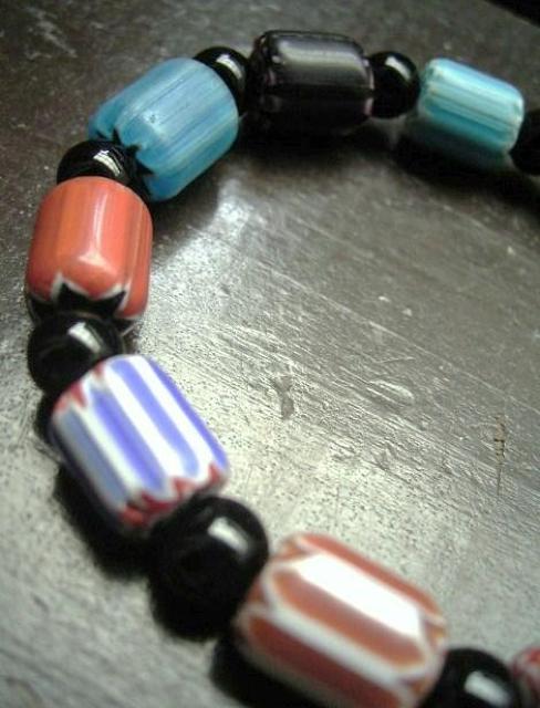 シェブロンビーズxオニキス紐編みブレスレット < 女性アクセサリー/時計  シェブロンビーズxオニキス紐編みブレスレット < 女性アクセサリー/時計の