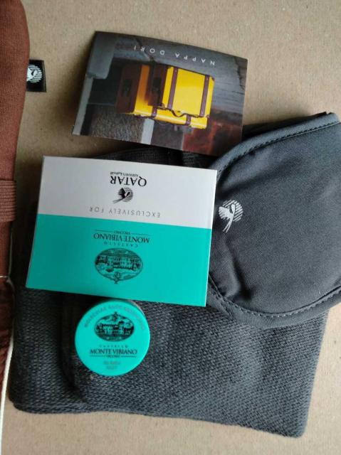 カタール航空ビジネスクラスアメニティCastello Monte Vibiano Qatar Airways Nappa Dori < レジャー/スポーツ  カタール航空ビジネスクラスアメニティCastello Monte Vibiano Qatar Airways Nappa Dori < レジャー/スポーツの