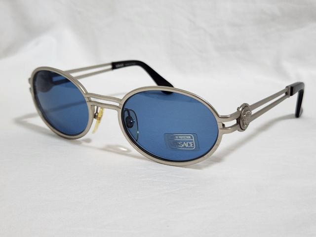 正規未レア ヴェルサーチ クラシックオールド メデューサロゴ ラウンドサングラス 青黒系 マットメタルツーフレームアイウェア 眼鏡 < ブランド  正規未レア ヴェルサーチ クラシックオールド メデューサロゴ ラウンドサングラス 青黒系 マットメタルツーフレームアイウェア 眼鏡  < ブランドの