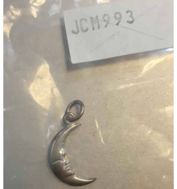 AzureGreen: Crescent Moon Charm SV925  ANZT[/v 
