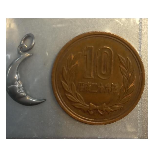 AzureGreen: Crescent Moon Charm SV925  ANZT[/v 