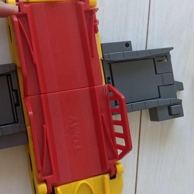 トミカ/プラロード/どうろ青T字赤T字青交差点カーブ直線/坂スロープ立体交差トンネル橋/橋桁/跳ね橋/アクションUターン/どうろ < ホビー トミカ/プラロード/どうろ青T字赤T字青交差点カーブ直線/坂スロープ立体交差トンネル橋/橋桁/跳ね橋/アクションUターン/どうろ < ホビーの