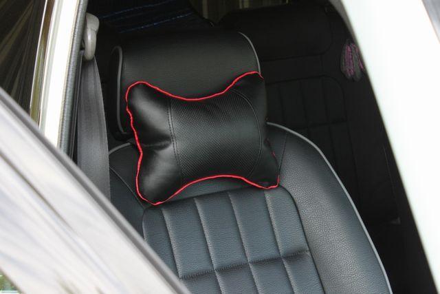 レッドパイピング付きネックパッド 枕 黒 ブラック 赤 レザー調 < 自動車/バイク レッドパイピング付きネックパッド 枕 黒 ブラック 赤 レザー調 < 自動車/バイク