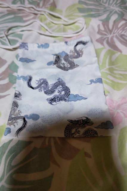 ★処分品★生成×雲龍和柄ナナメ掛巾着袋 < キッズ/ベビー  ★処分品★生成×雲龍和柄ナナメ掛巾着袋  < キッズ/ベビーの