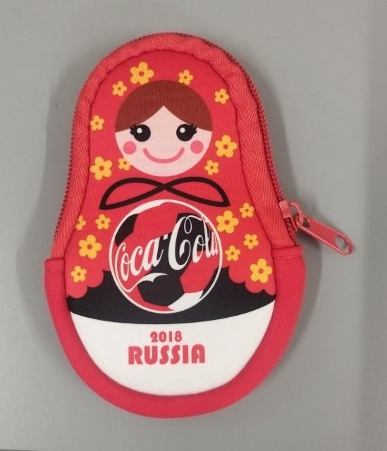 マトリョーシカ 赤 フワフワ素材 ジッパーポーチ < 女性ファッション  マトリョーシカ 赤 フワフワ素材 ジッパーポーチ  < 女性ファッションの