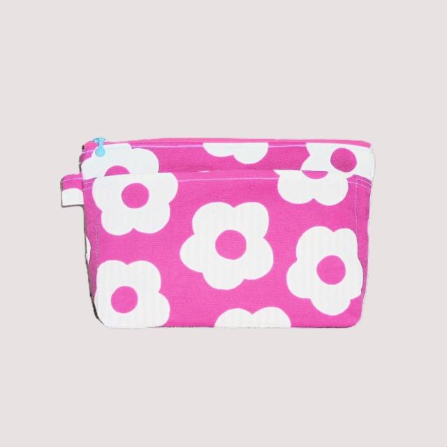 【21p幅】◆北欧◆白い花×ピンク地◆外ポケAファスナーポーチ < 女性ファッション  【21p幅】◆北欧◆白い花×ピンク地◆外ポケAファスナーポーチ  < 女性ファッションの