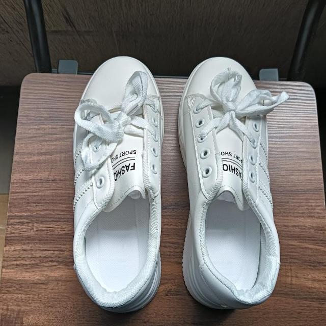 新品 25cm レディース スニーカー ホワイト シューズ 靴 厚底 カジュアル < 女性ファッション  新品 25cm レディース スニーカー ホワイト シューズ 靴 厚底 カジュアル < 女性ファッションの