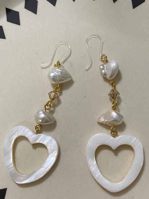 【樹脂ピアス】ハート型シェルと淡水パールのピアス♪ < 女性アクセサリー/時計 【樹脂ピアス】ハート型シェルと淡水パールのピアス♪ < 女性アクセサリー/時計の