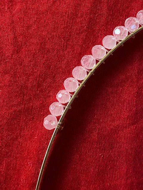 新品未使用☆キラキラピンクビーズ☆シンプルカチューシャ☆ < 女性アクセサリー/時計  新品未使用☆キラキラピンクビーズ☆シンプルカチューシャ☆ < 女性アクセサリー/時計の