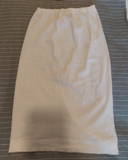 グンゼ 綿ジャージ100% 白 ひざ丈ペチコート 防寒 透け防止 汗も吸い取る < 女性ファッション  グンゼ 綿ジャージ100% 白 ひざ丈ペチコート 防寒 透け防止 汗も吸い取る < 女性ファッションの