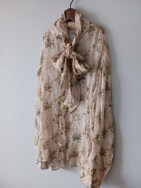 ZARAブラウス★秋色フラワーのシフォンブラウス/新品♪ < ブランド  ZARAブラウス★秋色フラワーのシフォンブラウス/新品♪ < ブランドの