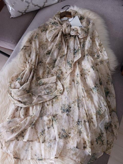ZARAブラウス★秋色フラワーのシフォンブラウス/新品♪ < ブランド  ZARAブラウス★秋色フラワーのシフォンブラウス/新品♪ < ブランドの
