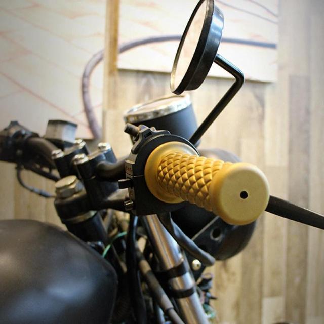 キルティング柄 ラバーハンドルグリップ ダークブラウン 非貫通式 バイク ラバーグリップ カスタム ハンドル グリップ 濃茶 < 自動車/バイク キルティング柄 ラバーハンドルグリップ ダークブラウン 非貫通式 バイク ラバーグリップ カスタム ハンドル グリップ 濃茶 < 自動車/バイク