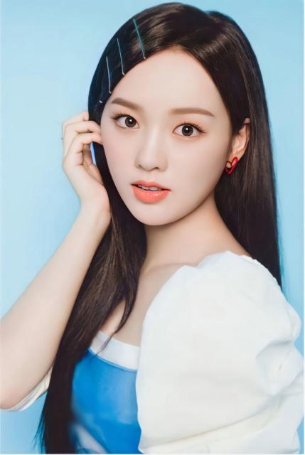 NiziU RIO ���I�@�L�[�z���_�[�@���C�g�u���[ �� �^�����g�O�b�Y�� 