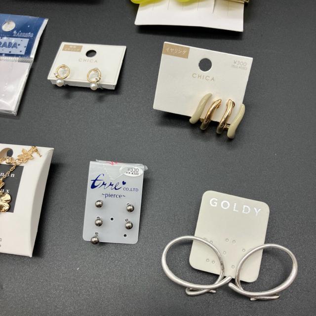 即決 新品 ピアス イヤリング ネックレス ヘアピン ヘアゴム 13個セット < 女性アクセサリー/時計 即決 新品 ピアス イヤリング ネックレス ヘアピン ヘアゴム 13個セット < 女性アクセサリー/時計の