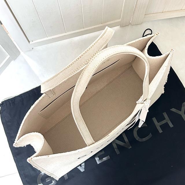 Vi ^Ot GIVENCHY LARGE G S g[gobO  uh 