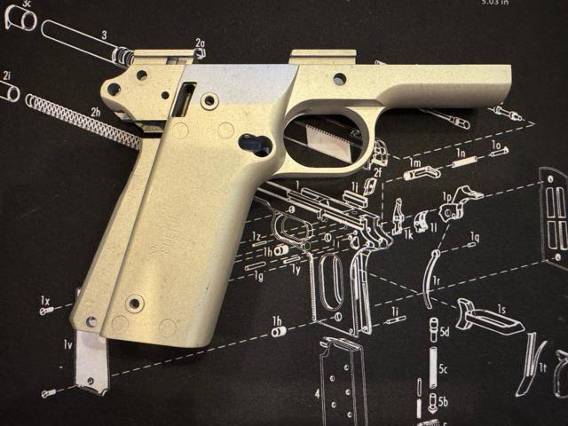 �E�F�X�^���A�[���Y �m�[�}���̃R���g�K�o�����g1911���_�u���J�A�����ɕύX�o����F/M(�t�����^��)�t���[�� �� ��������� 