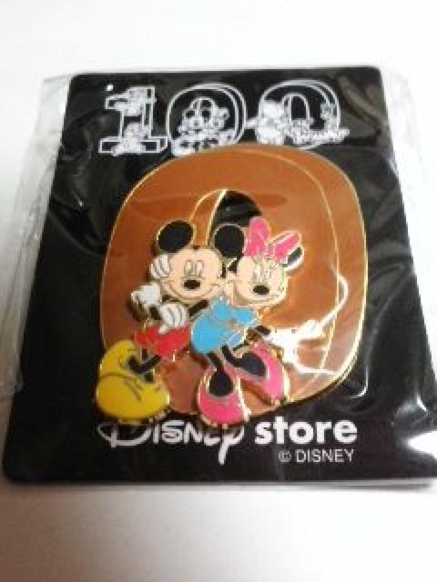 ミッキーマウス&ミニーマウス ピンバッチ 100 ディズニー < アニメ/コミック/キャラクター  ミッキーマウス&ミニーマウス ピンバッチ 100 ディズニー  < アニメ/コミック/キャラクターの