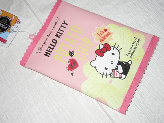 未使用タグ付☆ハローキティ*ダイカットポーチ(お菓子ポテチ) < 女性ファッション  未使用タグ付☆ハローキティ*ダイカットポーチ(お菓子ポテチ) < 女性ファッションの