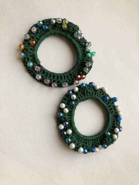 ハンドメイド ヘアゴム ミニシュシュ クリスマスカラー♪ < 女性ファッション  ハンドメイド ヘアゴム ミニシュシュ クリスマスカラー♪ < 女性ファッションの