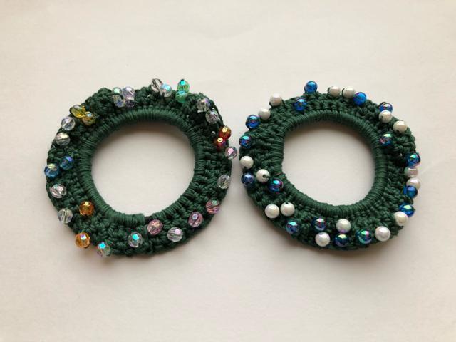 ハンドメイド ヘアゴム ミニシュシュ クリスマスカラー♪ < 女性ファッション  ハンドメイド ヘアゴム ミニシュシュ クリスマスカラー♪ < 女性ファッションの