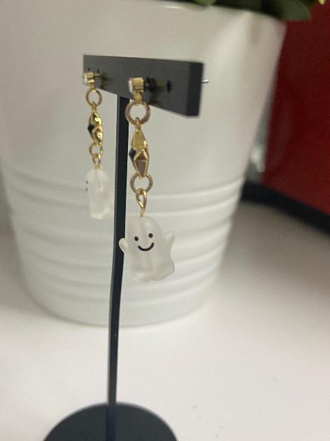 ハンドメイド ハロウィン おばけのチャームとデザインスターチャームを使用したピアス イヤリングに変更可能 < 女性ファッション  ハンドメイド ハロウィン おばけのチャームとデザインスターチャームを使用したピアス イヤリングに変更可能 < 女性ファッションの