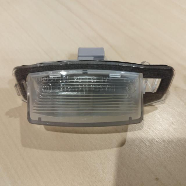 日産 ルークス 純正ナンバー灯 B45A型 R2.2〜(中古) < 自動車/バイク 日産 ルークス 純正ナンバー灯 B45A型 R2.2〜(中古) < 自動車/バイク