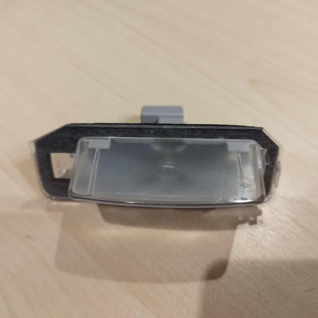 日産 ルークス 純正ナンバー灯 B45A型 R2.2〜(中古) < 自動車/バイク 日産 ルークス 純正ナンバー灯 B45A型 R2.2〜(中古) < 自動車/バイク