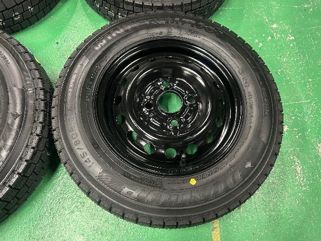 0092440)国産スタッドレスタイヤダンロップ4本艶有り黒スチールセット軽トラ軽バン145/80R12LT80/78N送料無料 < 自動車/バイク 0092440)国産スタッドレスタイヤダンロップ4本艶有り黒スチールセット軽トラ軽バン145/80R12LT80/78N送料無料 < 自動車/バイク