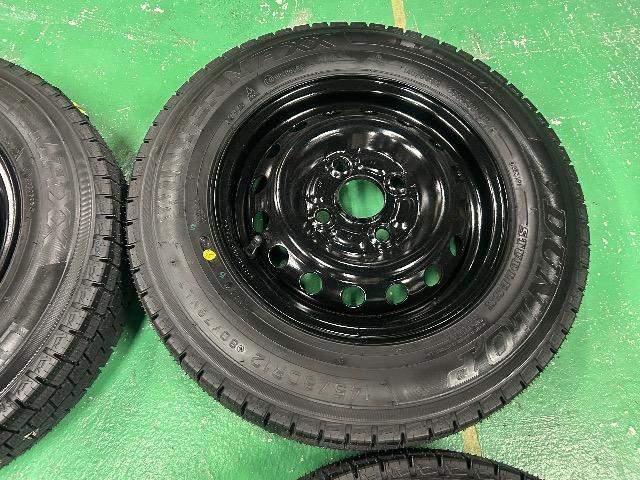 0092440)国産スタッドレスタイヤダンロップ4本艶有り黒スチールセット軽トラ軽バン145/80R12LT80/78N送料無料 < 自動車/バイク 0092440)国産スタッドレスタイヤダンロップ4本艶有り黒スチールセット軽トラ軽バン145/80R12LT80/78N送料無料 < 自動車/バイク