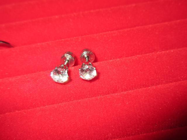 未使用☆ステンレス製*カチッとジュエルピアス*両耳ペア < 女性アクセサリー/時計  未使用☆ステンレス製*カチッとジュエルピアス*両耳ペア < 女性アクセサリー/時計の