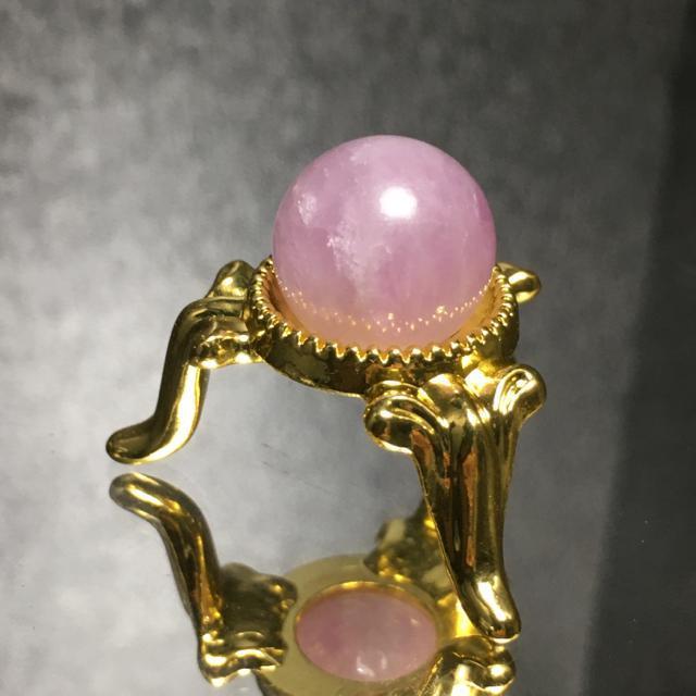 《置物No.132》希少天然石クンツァイト ミニスフィア 台座付き < インテリア/ライフ  《置物No.132》希少天然石クンツァイト ミニスフィア 台座付き  < インテリア/ライフの