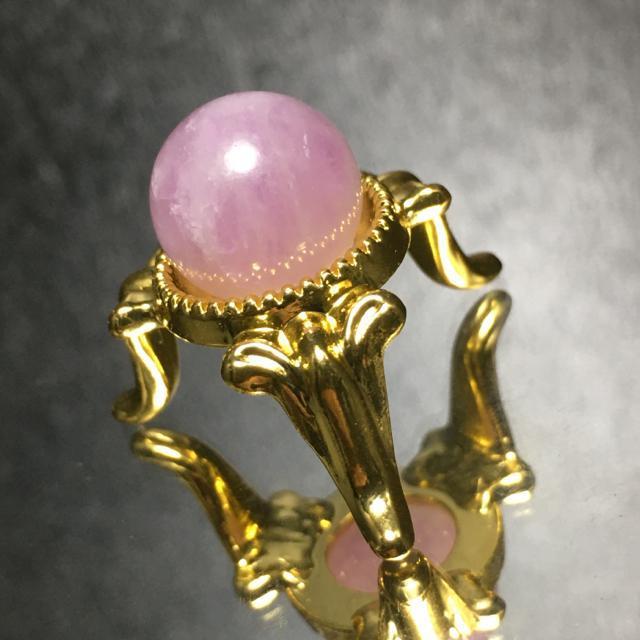 《置物No.132》希少天然石クンツァイト ミニスフィア 台座付き < インテリア/ライフ  《置物No.132》希少天然石クンツァイト ミニスフィア 台座付き < インテリア/ライフの