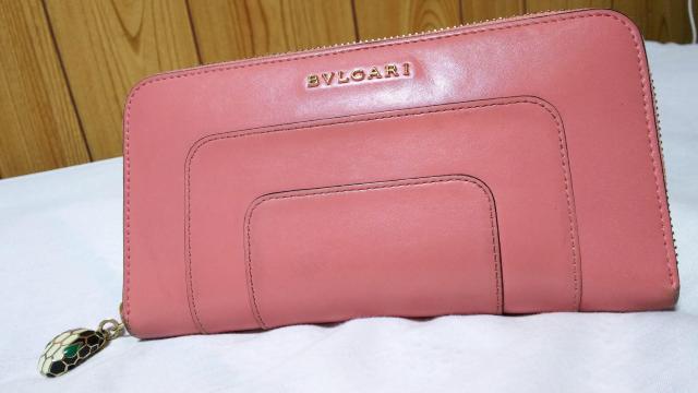 正規良 ブルガリ セルペンティ スネーク装飾ラウンドジップ長財布 小銭入れ有 ピンク 蛇装飾アイコン×B-zeroロゴ ウォレット < ブランド  正規良 ブルガリ セルペンティ スネーク装飾ラウンドジップ長財布 小銭入れ有 ピンク 蛇装飾アイコン×B-zeroロゴ ウォレット < ブランドの