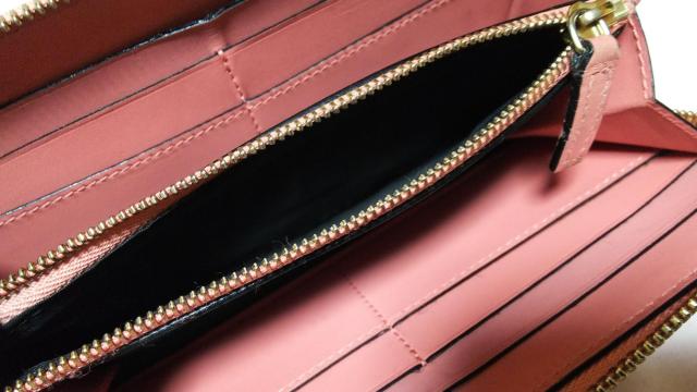 正規良 ブルガリ セルペンティ スネーク装飾ラウンドジップ長財布 小銭入れ有 ピンク 蛇装飾アイコン×B-zeroロゴ ウォレット < ブランド  正規良 ブルガリ セルペンティ スネーク装飾ラウンドジップ長財布 小銭入れ有 ピンク 蛇装飾アイコン×B-zeroロゴ ウォレット < ブランドの