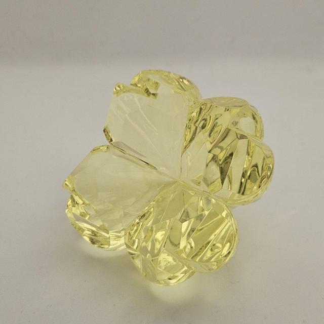 新品*アクリルアイス*四つ葉のクローバー*クリスタル*フィギュア*イエロー < インテリア/ライフ 新品*アクリルアイス*四つ葉のクローバー*クリスタル*フィギュア*イエロー < インテリア/ライフの