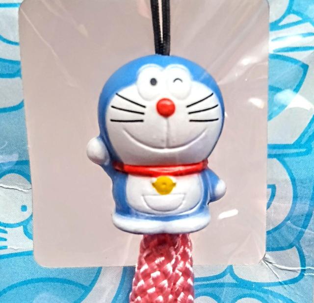 ドラえもん ストラップ ピンク色紐 < アニメ/コミック/キャラクター  ドラえもん ストラップ ピンク色紐  < アニメ/コミック/キャラクターの