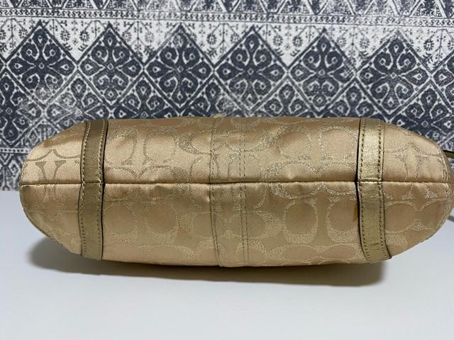 【美品】COACH コーチ F12852 シグネチャー ショルダーバッグ 肩掛け < ブランド  【美品】COACH コーチ F12852 シグネチャー ショルダーバッグ 肩掛け < ブランドの