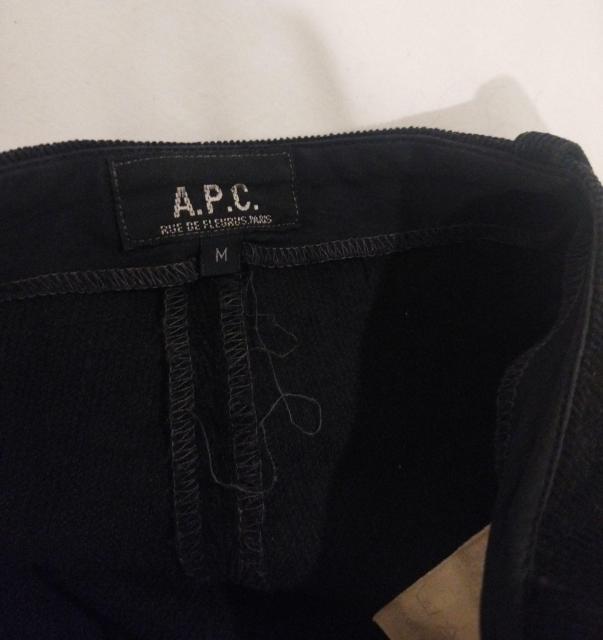 A.P.C.黒 コーデュロイ テーパードパンツ M 1990年代ビンテージ < 女性ファッション  A.P.C.黒 コーデュロイ テーパードパンツ M 1990年代ビンテージ < 女性ファッションの