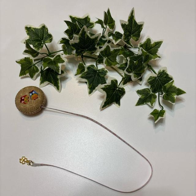 ハンドメイド 和柄フクロウ マカロンメジャー 巻尺 メジャー 雑貨 裁縫道具 < ペット/手芸/園芸  ハンドメイド 和柄フクロウ マカロンメジャー 巻尺 メジャー 雑貨 裁縫道具 < ペット/手芸/園芸の