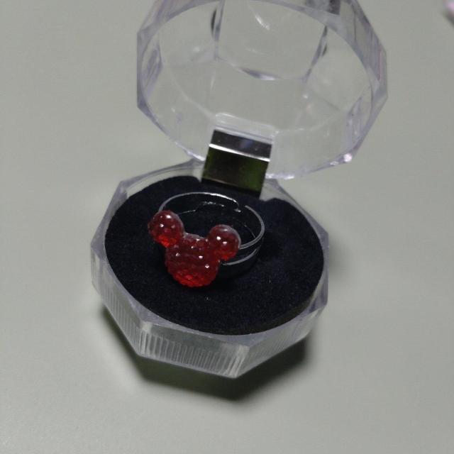 赤色ミッキーモチーフピンキーリング < 女性アクセサリー/時計 赤色ミッキーモチーフピンキーリング < 女性アクセサリー/時計の