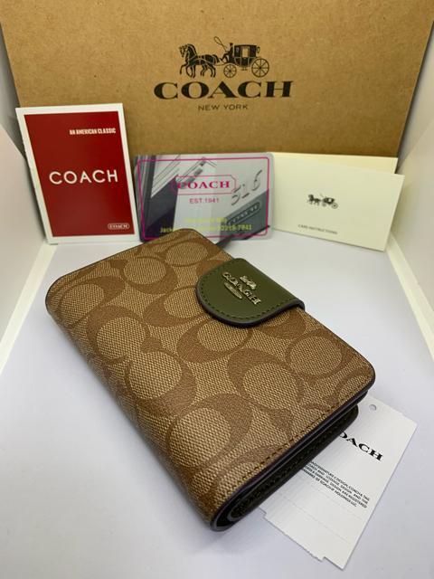 COACH  �R�[�`  C0082  ��܂���z�@���O�W���A���[  �V�O�l�`���[�@PVC  ���U�[  �~�f�B�A���@�R�[�i�[�W�b�v �� �u�����h�� 