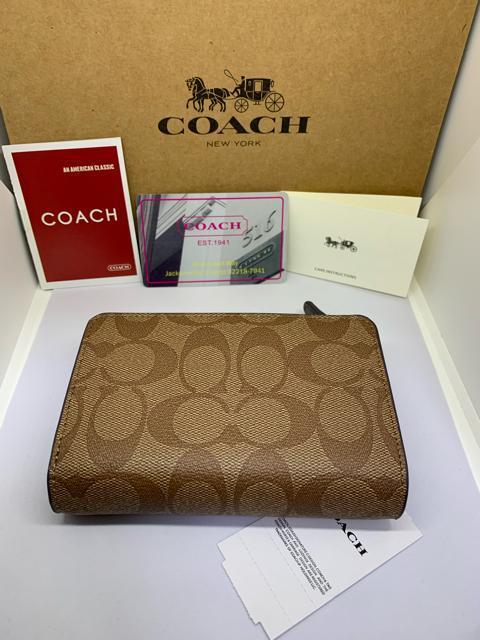 COACH  �R�[�`  C0082  ��܂���z�@���O�W���A���[  �V�O�l�`���[�@PVC  ���U�[  �~�f�B�A���@�R�[�i�[�W�b�v �� �u�����h�� 
