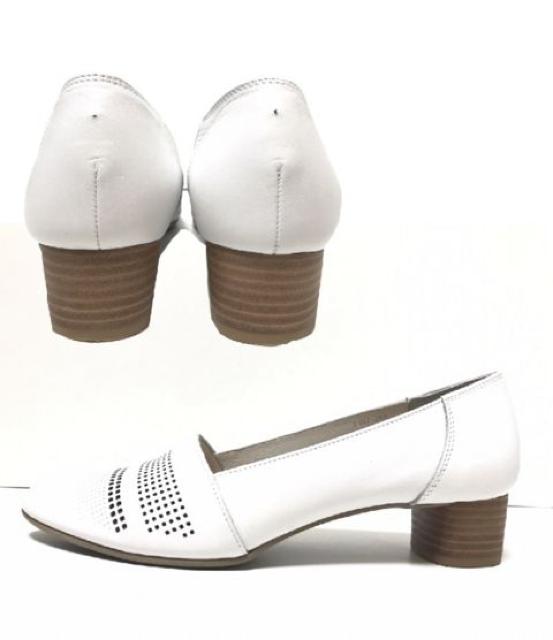 (24.5)イングing〓低ヒールローファーパンプス〓パンチング白ホワイト美品 < 女性ファッション (24.5)イングing〓低ヒールローファーパンプス〓パンチング白ホワイト美品 < 女性ファッションの