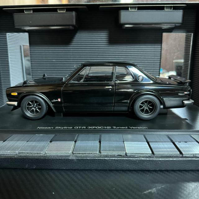 絶版未展示品 オートアート1/18GT-R(KPGC10)チューンドバージョン < ホビー  絶版未展示品 オートアート1/18GT-R(KPGC10)チューンドバージョン < ホビーの