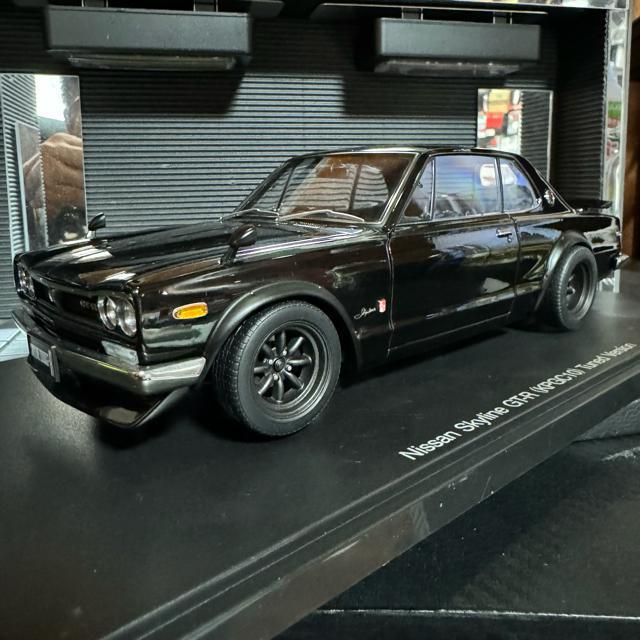 絶版未展示品 オートアート1/18GT-R(KPGC10)チューンドバージョン < ホビー  絶版未展示品 オートアート1/18GT-R(KPGC10)チューンドバージョン < ホビーの