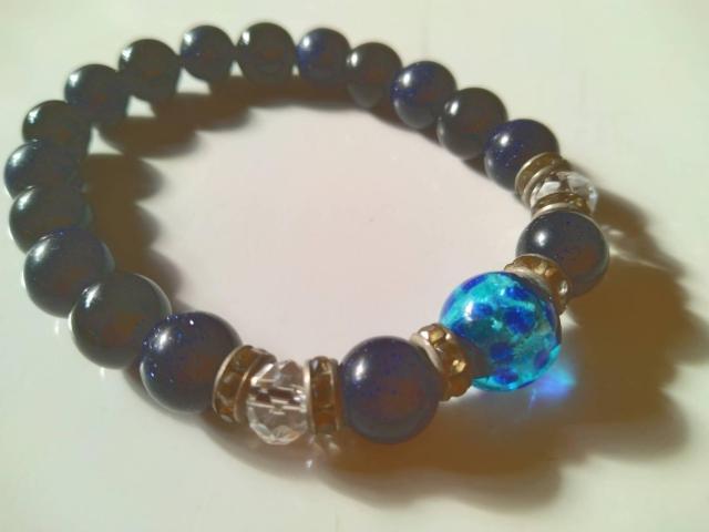 光るホタルガラスブルー ブラックオニキス ブルーサンドストーン 腕周り約17cm < 男性アクセサリー/時計 光るホタルガラスブルー ブラックオニキス ブルーサンドストーン 腕周り約17cm < 男性アクセサリー/時計の