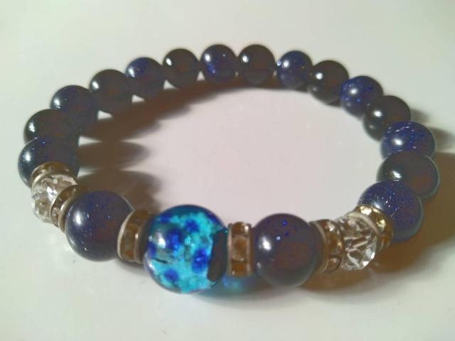 光るホタルガラスブルー ブラックオニキス ブルーサンドストーン 腕周り約17cm < 男性アクセサリー/時計 光るホタルガラスブルー ブラックオニキス ブルーサンドストーン 腕周り約17cm < 男性アクセサリー/時計の