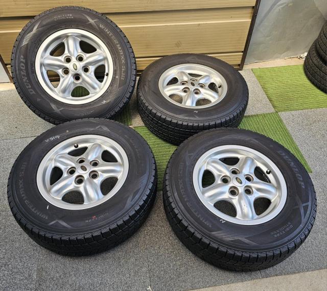LANDROVERランドローバー純正16インチ7j+57 5H-120.65 70mmハブ ダンロップ WINTER MAXX S < 自動車/バイク LANDROVERランドローバー純正16インチ7j+57 5H-120.65 70mmハブ ダンロップ WINTER MAXX S < 自動車/バイク